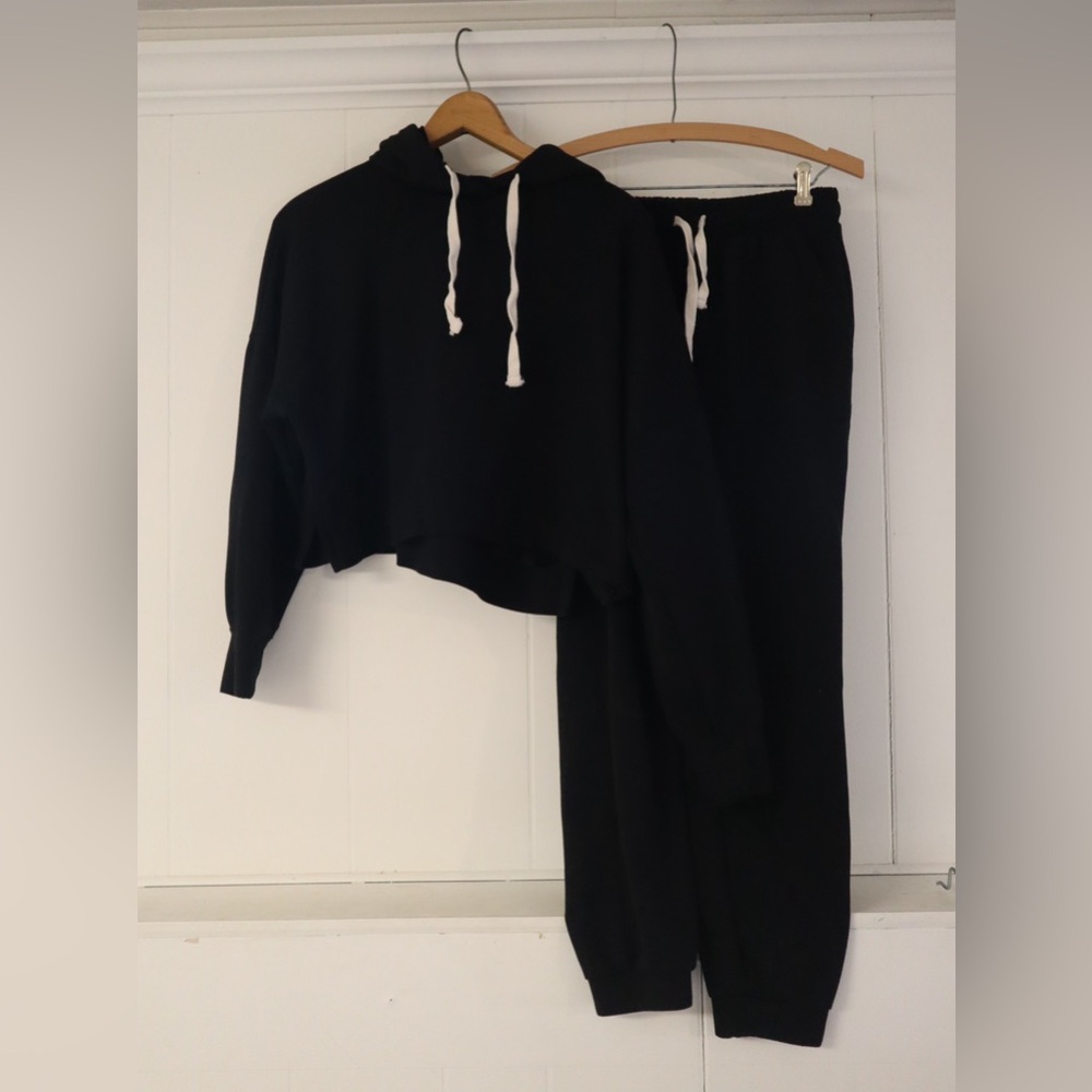 Black Cropped Hoodie and Jogger Set